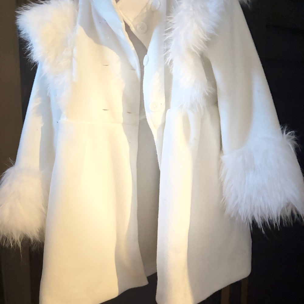 Elegant White Faux Fur Trimmed Coat